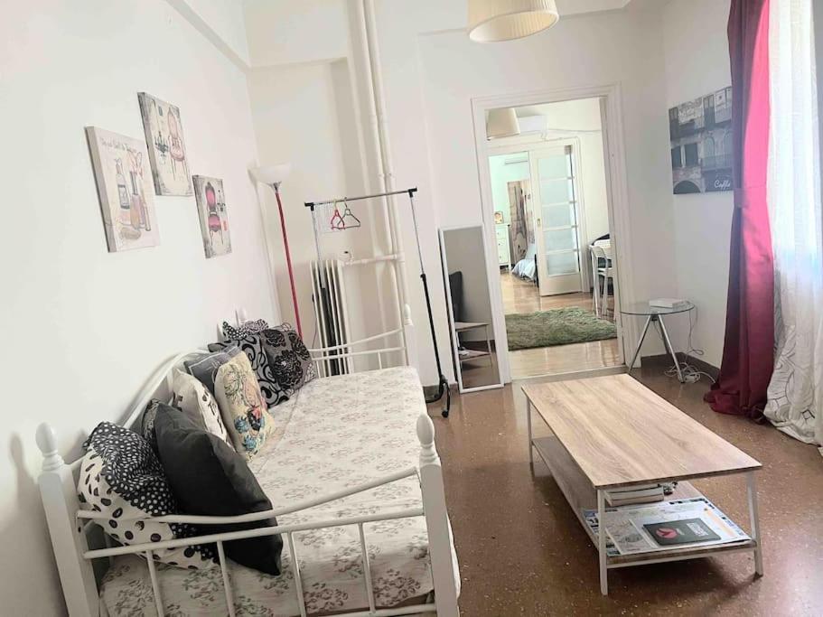 Amazing 3Bdr Apt With Unique Roof Garden In Plaka Athens Exterior photo